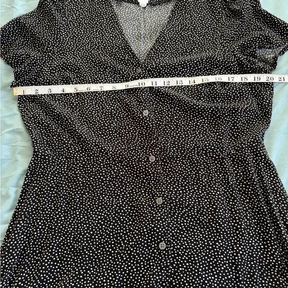GAP Black and White Polka Dot button up dress. - Picture 10 of 13